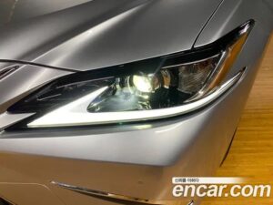 Lexus ES Luxury Plus 2022 года из Южной Кореи