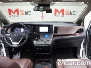 Toyota Sienna 3.5 2020 года из Южной Кореи