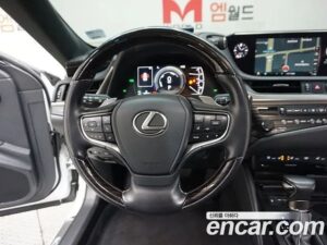 Lexus ES Luxury 2020 года из Южной Кореи