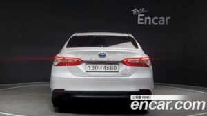 Toyota Camry 2.5 LE HYBRID 2020 года из Южной Кореи