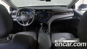 Toyota Camry 2.5 LE HYBRID 2020 года из Южной Кореи