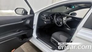 Toyota Camry 2.5 LE HYBRID 2020 года из Южной Кореи