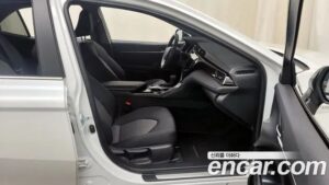 Toyota Camry 2.5 LE HYBRID 2020 года из Южной Кореи