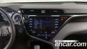 Toyota Camry 2.5 LE HYBRID 2020 года из Южной Кореи
