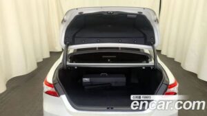 Toyota Camry 2.5 LE HYBRID 2020 года из Южной Кореи