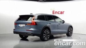 Volvo V60 B5 PRO AWD 2022 года из Южной Кореи