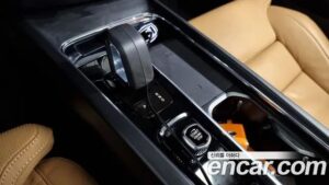 Volvo V60 B5 PRO AWD 2022 года из Южной Кореи