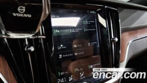 Volvo V60 B5 PRO AWD 2022 года из Южной Кореи