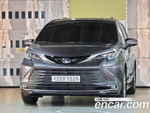 Toyota Sienna 2.5 HYBRID 2WD 2021 года из Южной Кореи
