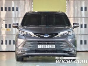 Toyota Sienna 2.5 HYBRID 2WD 2021 года из Южной Кореи