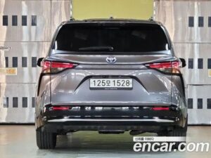 Toyota Sienna 2.5 HYBRID 2WD 2021 года из Южной Кореи