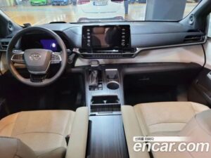 Toyota Sienna 2.5 HYBRID 2WD 2021 года из Южной Кореи