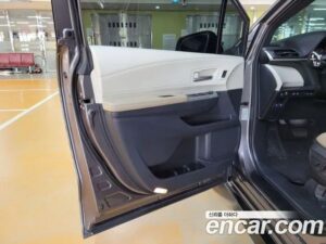 Toyota Sienna 2.5 HYBRID 2WD 2021 года из Южной Кореи