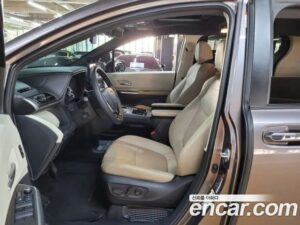 Toyota Sienna 2.5 HYBRID 2WD 2021 года из Южной Кореи