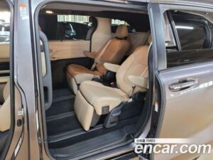 Toyota Sienna 2.5 HYBRID 2WD 2021 года из Южной Кореи