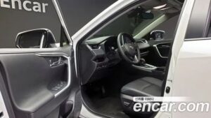 Toyota RAV4 2.5 4WD HYBRID 2022 года из Южной Кореи