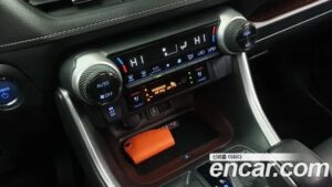 Toyota RAV4 2.5 4WD HYBRID 2022 года из Южной Кореи