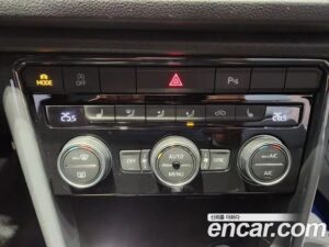 Volkswagen T-Roc 2.0 TDI Premium 2021 года из Южной Кореи