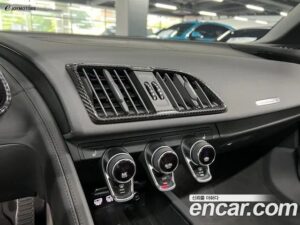 Audi R8 5.2 V10 SPYDER 2020 года из Южной Кореи