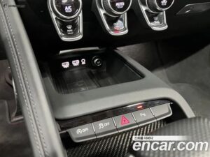 Audi R8 5.2 V10 SPYDER 2020 года из Южной Кореи