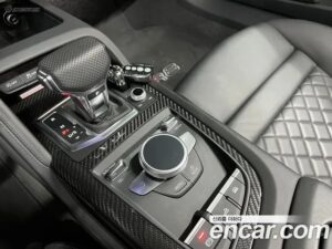 Audi R8 5.2 V10 SPYDER 2020 года из Южной Кореи