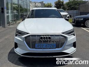 Audi e-tron 55 4WD 2022 года из Южной Кореи