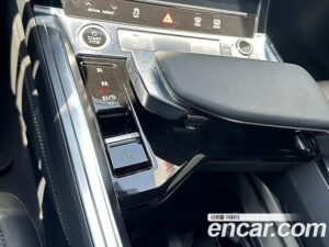 Audi e-tron 55 4WD 2022 года из Южной Кореи