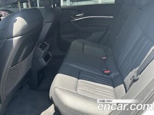 Audi e-tron 55 4WD 2022 года из Южной Кореи