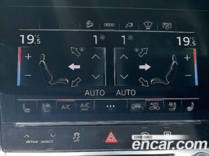 Audi e-tron 55 4WD 2022 года из Южной Кореи