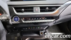 Lexus UX 2.0 2WD 2022 года из Южной Кореи
