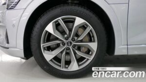 Audi e-tron 55 4WD 2022 года из Южной Кореи