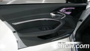 Audi e-tron 55 4WD 2022 года из Южной Кореи
