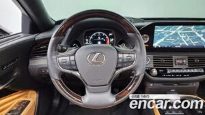 Lexus LS 3.5 Luxury AWD 2021 года из Южной Кореи