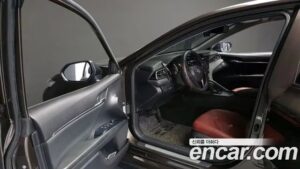 Toyota Camry 2.5 LE HYBRID 2020 года из Южной Кореи