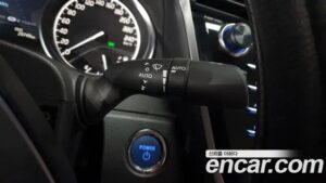 Toyota Camry 2.5 LE HYBRID 2020 года из Южной Кореи