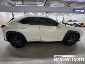 Lexus UX 2.0 2WD 2021 года из Южной Кореи