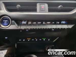 Lexus UX 2.0 2WD 2021 года из Южной Кореи