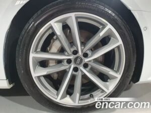 Audi A7 55 TFSI 4WD Premium 2020 года из Южной Кореи