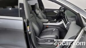 Audi Q8 50 TDI 4WD Premium 2021 года из Южной Кореи
