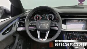Audi Q8 50 TDI 4WD Premium 2021 года из Южной Кореи