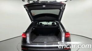 Audi Q8 50 TDI 4WD Premium 2021 года из Южной Кореи