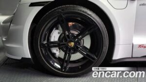 Porsche Taycan Turbo 2021 года из Южной Кореи