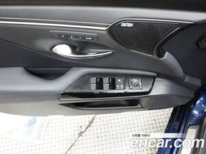 Lexus ES Executive 2022 года из Южной Кореи
