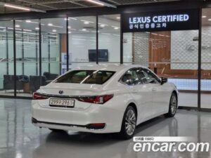 Lexus ES Executive 2022 года из Южной Кореи