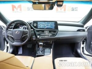 Lexus ES Executive 2022 года из Южной Кореи