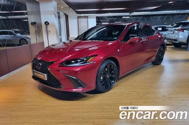 Lexus ES F-Sport 2022 года из Кореи