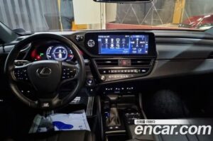 Lexus ES F-Sport 2022 года из Южной Кореи