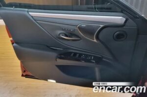 Lexus ES F-Sport 2022 года из Южной Кореи