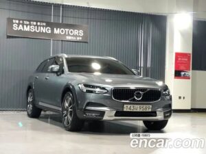 Volvo V90 T5 PRO AWD 2020 года из Южной Кореи