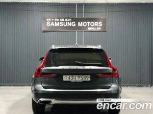Volvo V90 T5 PRO AWD 2020 года из Южной Кореи